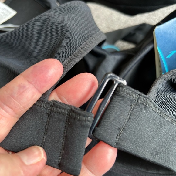 NWT Brooks “Uphold Crossback” sport bra. Black. Size Large DD/E cup. - Picture 8 of 8